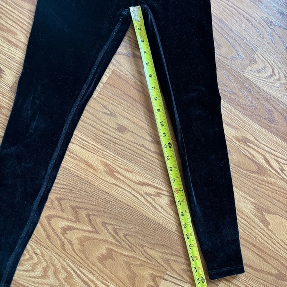 Beyond Yoga Black Velvet High Waisted Leggings XSmall - Picture 5 of 10